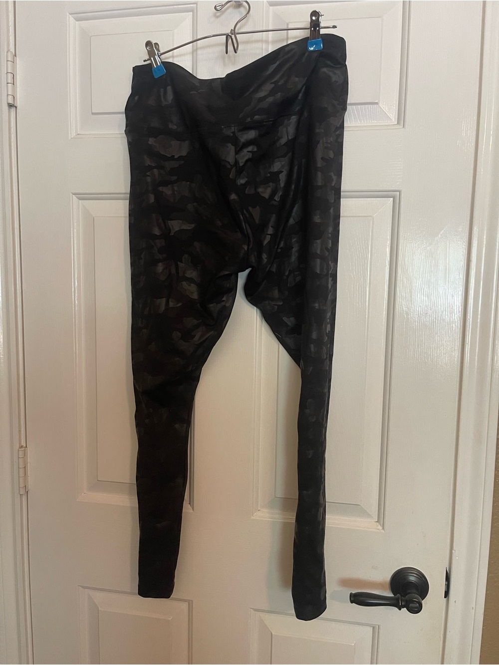 Simply Vera Vera Wang Black Camo Print Leggings